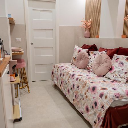 Palazzo Nicolaus Del Lungomare Bed and Breakfast Bari Buitenkant foto